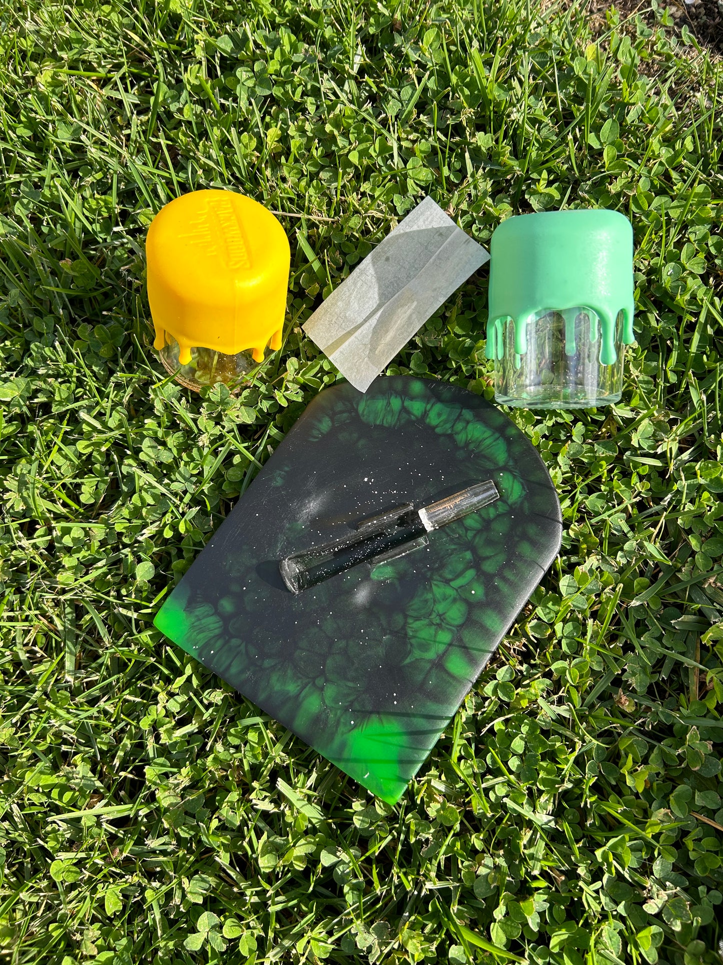 IROLL: THE ULTIMATE ROLLING TRAY FOR PERFECT CIGARETTES.