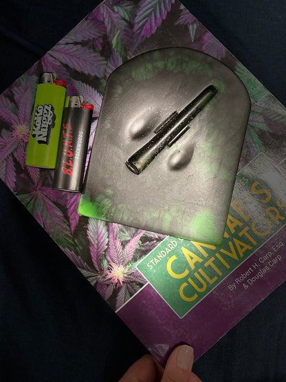 IROLL: THE ULTIMATE ROLLING TRAY FOR PERFECT CIGARETTES.