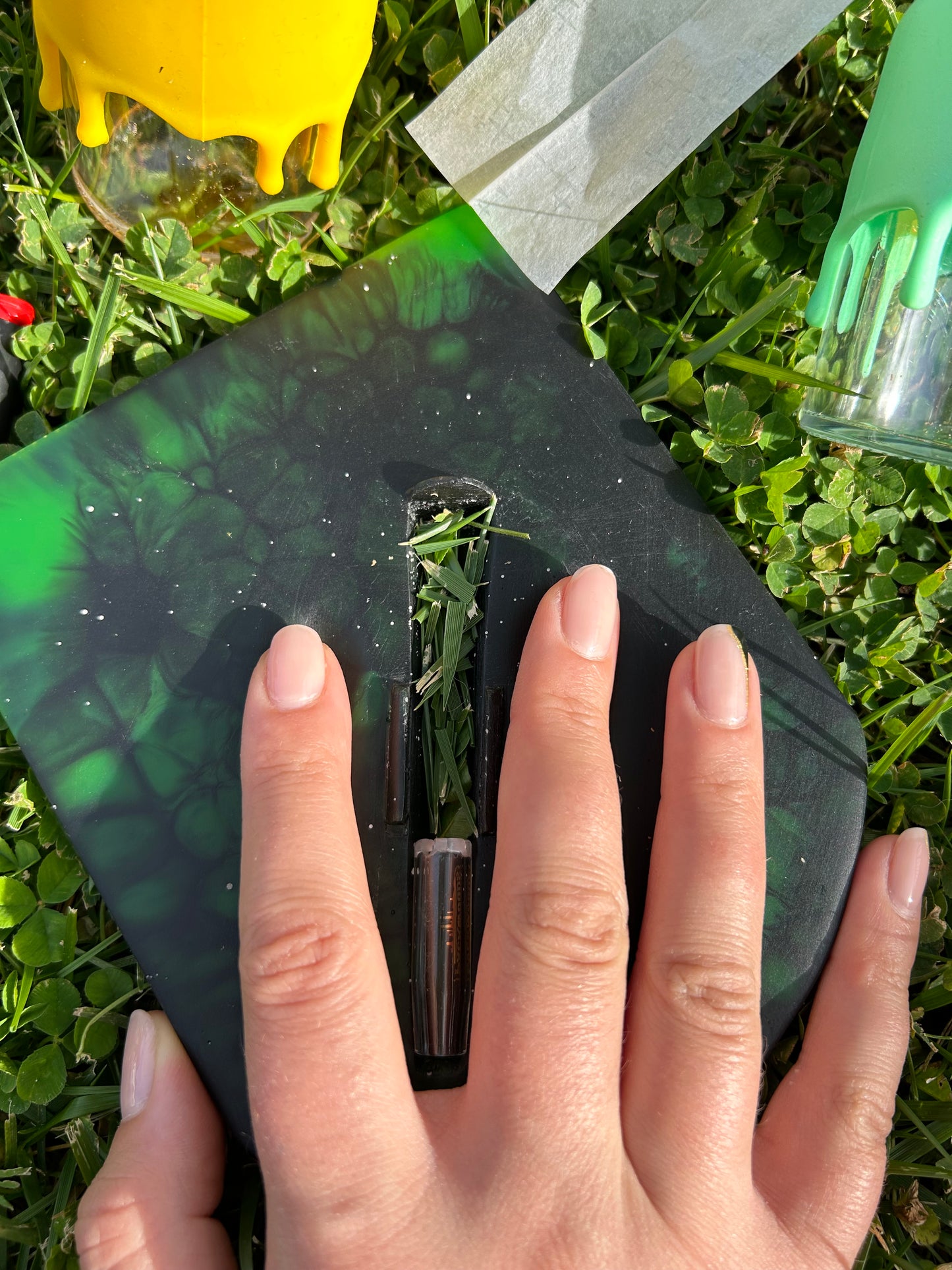 IROLL: THE ULTIMATE ROLLING TRAY FOR PERFECT CIGARETTES.