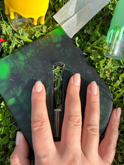 IROLL: THE ULTIMATE ROLLING TRAY FOR PERFECT CIGARETTES.